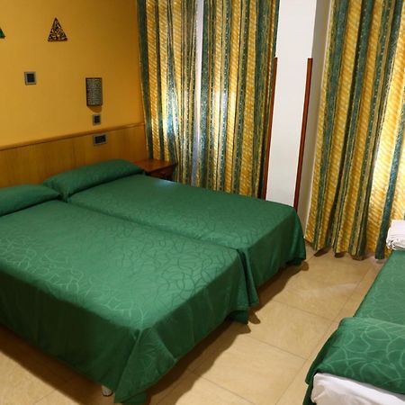 Hostal Muralla Plasencia Eksteriør billede
