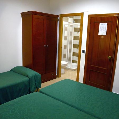 Hostal Muralla Plasencia Eksteriør billede